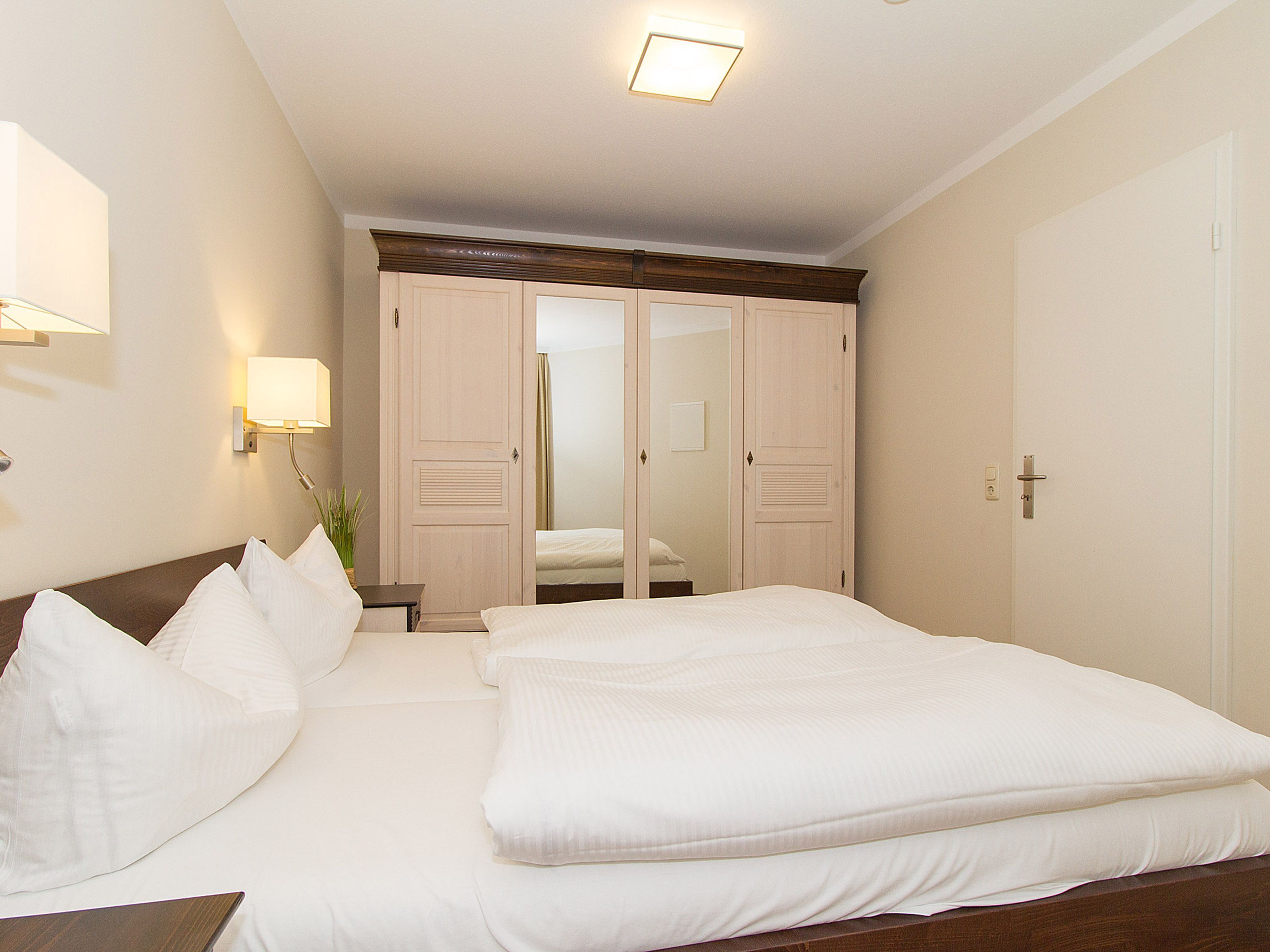 2 bedrooms, in-room safe, WiFi, bed sheets