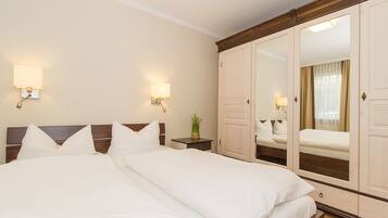2 bedrooms, in-room safe, WiFi, bed sheets