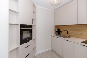 Fridge, microwave, coffee/tea maker, electric kettle