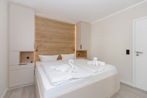 2 bedrooms, in-room safe, WiFi, bed sheets