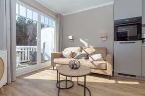 TV - FW 46, apartments on the beach - max. 4 persons - FeWo Am Strand / (Kühlungsborn)