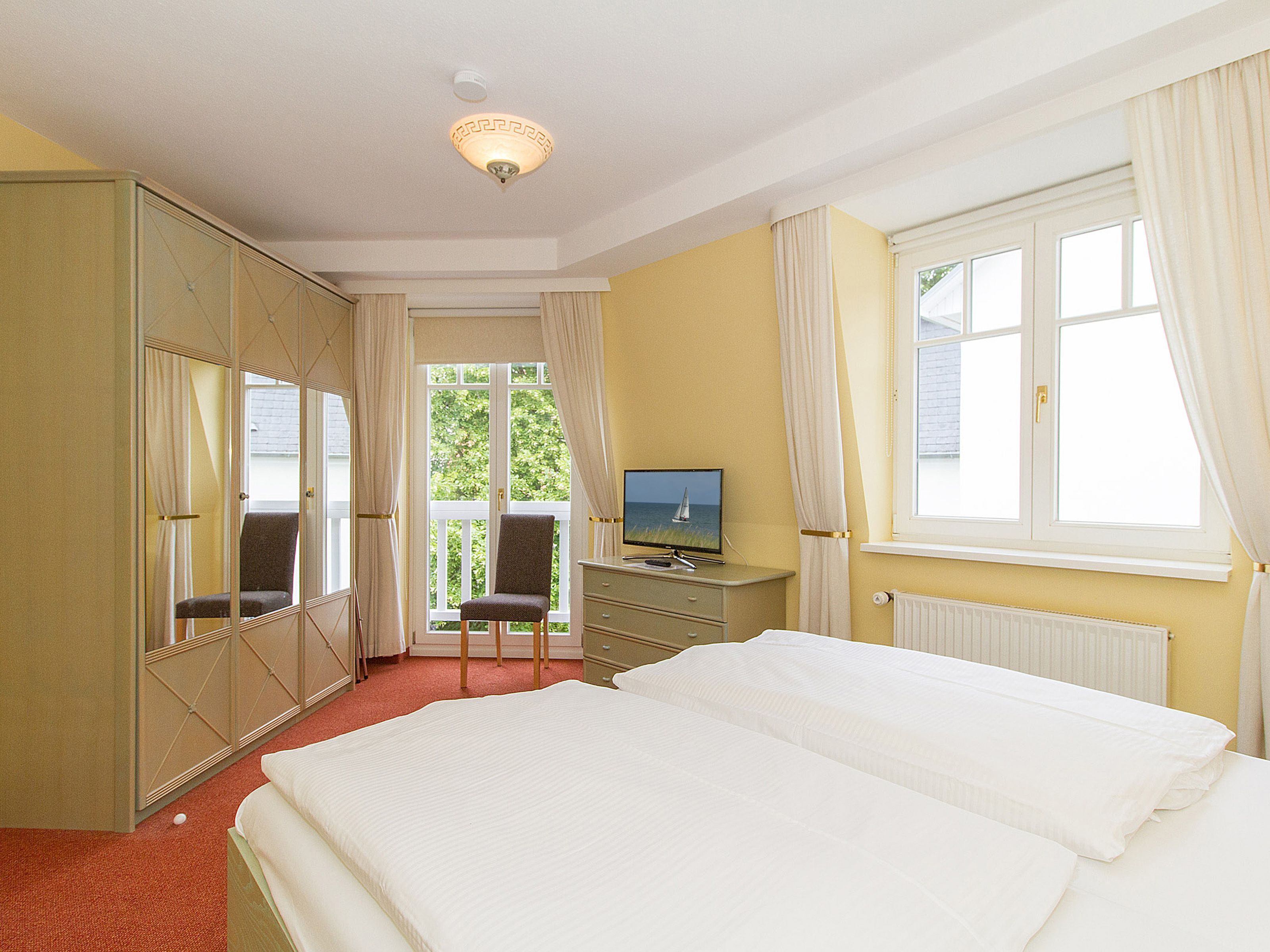 2 bedrooms, in-room safe, WiFi, bed sheets
