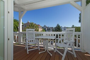 Unclassified image, 5 of 15, button