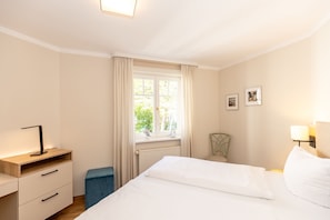 2 bedrooms, in-room safe, WiFi, bed sheets