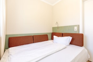 2 bedrooms, in-room safe, WiFi, bed sheets