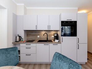 Coffee/tea maker, fridge, microwave, oven - FW 37, apartments on the beach - max. 4 persons - FeWo Am Strand / (Kühlungsborn)