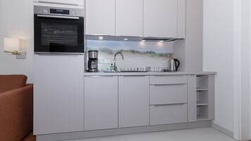 Fridge, microwave, coffee/tea maker, electric kettle