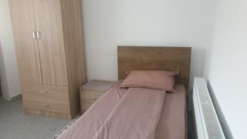 1 bedroom, iron/ironing board, free WiFi