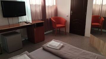 1 slaapkamer, een bureau, een strijkplank/strijkijzer, gratis wifi