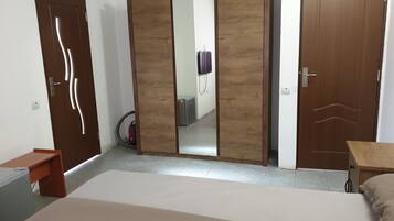 1 slaapkamer, een strijkplank/strijkijzer, gratis wifi