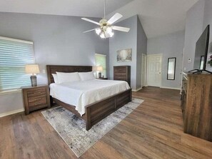 3 bedrooms, WiFi - Fairway Mountain Retreat-Views-5min to Downtown (Waynesville)