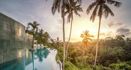 Amazing Jungle View Villa, 4 BR, Ubud With Staff