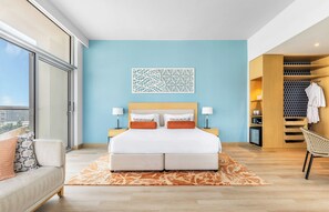 Premium bedding, minibar, in-room safe, iron/ironing board - Centara Mirage Beach Resort Dubai (Dubai)