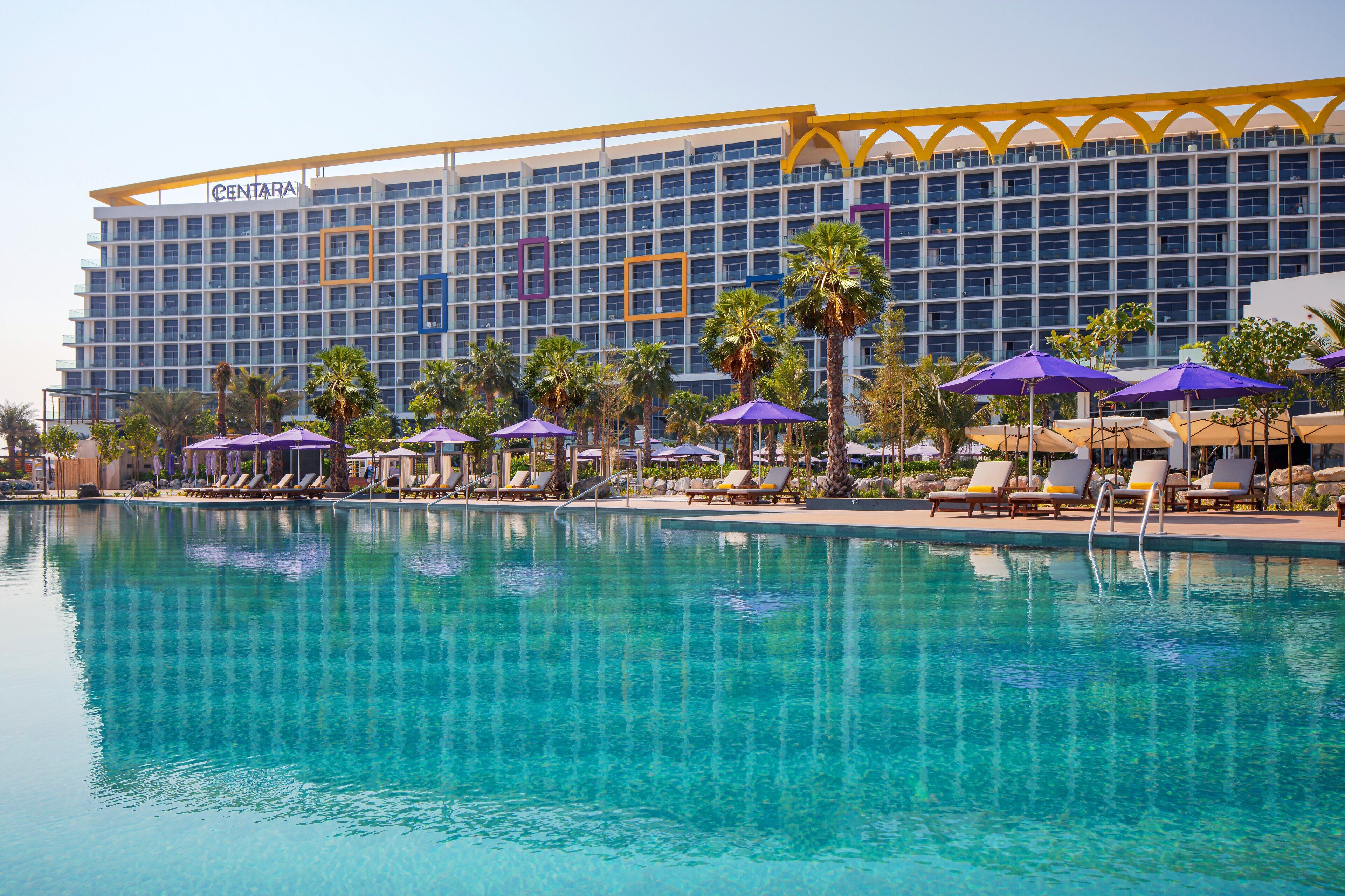 3 outdoor pools, pool umbrellas, pool loungers