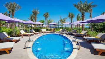 3 udendørs pools, parasoller, liggestole