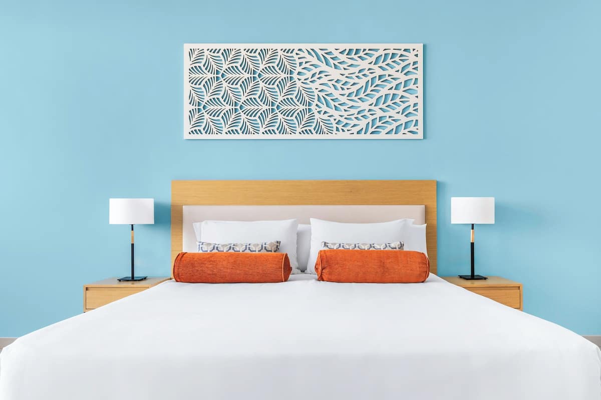 Premium bedding, minibar, in-room safe, iron/ironing board