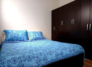 2 chambres, fer et planche Ă repasser, Wi-Fi gratuit, draps fournis