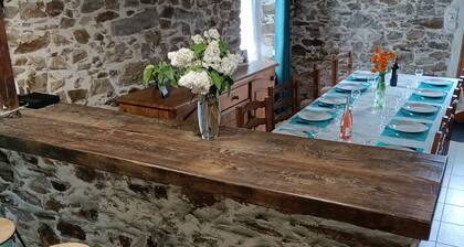 Gîte La Morinière with its terrace and enclosed garden without any vis-à-vis.