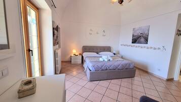 2 chambres, fer et planche à repasser, lit parapluie, Wi-Fi gratuit