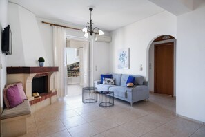 Fernseher, Kamin, Tischtennisplatte