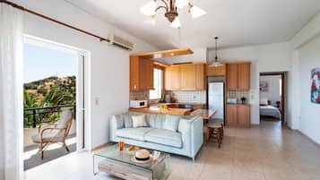 TV, fireplace, ping pong