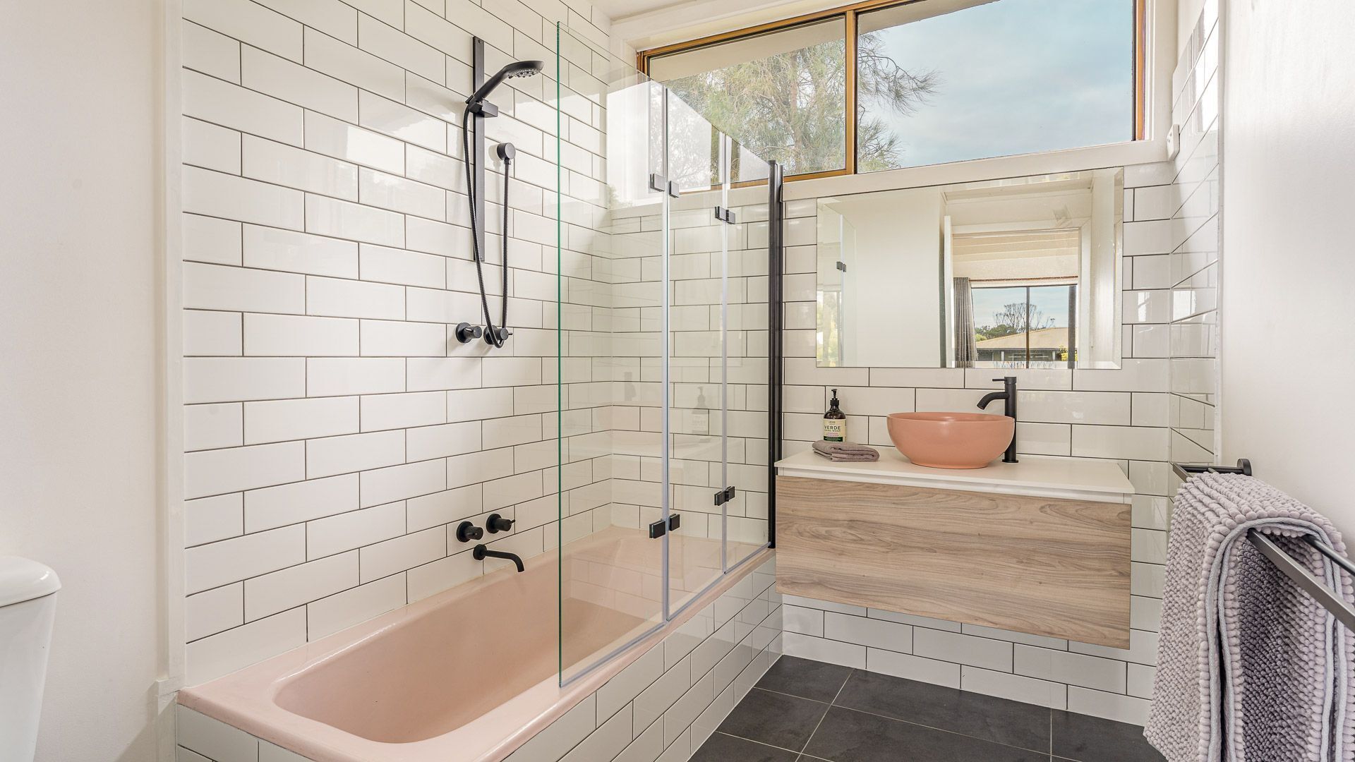 Bathtub, hair dryer