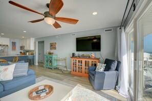 Smart TV, DVD player, books