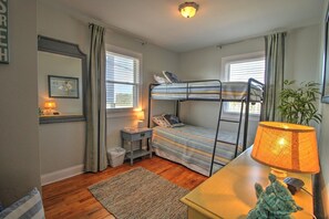3 bedrooms, iron/ironing board, WiFi