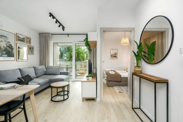 1 habitación, tabla de planchar con plancha, wifi y ropa de cama