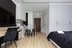 Schreibtisch, Bügeleisen/Bügelbrett, WLAN, Bettwäsche