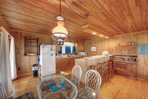 Interior - Poker House - Ocracoke Island (Ocracoke)