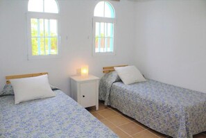 2 bedrooms, in-room safe, iron/ironing board, free WiFi