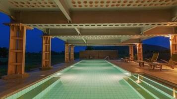 Kolam renang outdoor