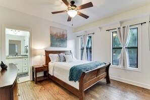 5 bedrooms, desk, iron/ironing board, travel cot