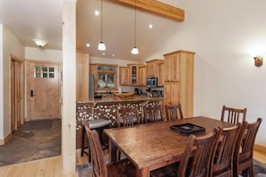 Dining - Quandary Mountain Retreat: Hot Tub, 4 Bedrooms, Pool Table, Gas Grill (Breckenridge)