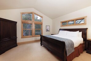 4 dormitoris, planxa i posts de planxar, wifi gratuïta i roba de llit 