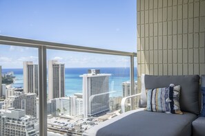 Interior - IC 43th Floor Studio with balcony to enjoy Mountain View (Honolulu)
