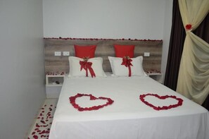 Minibar, free WiFi, bed sheets - Hotel Palace Avenida (Caiaponia)