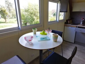 Dining - Spacious accommodation surrounded by greenery (Mouliherne)