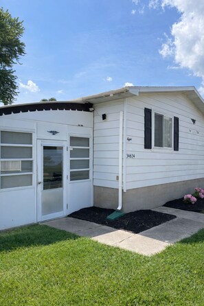 Exterior - Delightful Cottage•Pet Friendly•Fenced Yard (Rehoboth Beach)