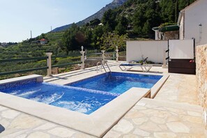 Piscine extérieure, piscine chauffée