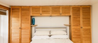 2 บันไซด์เพลส