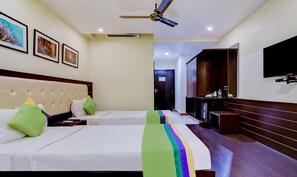 Deluxe-Doppelzimmer | Schreibtisch, Bügeleisen/Bügelbrett, Bettwäsche