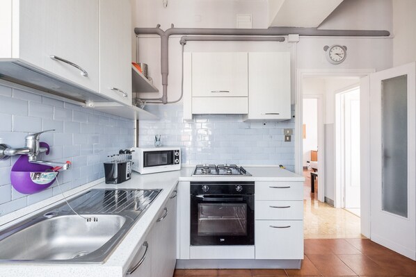 Fridge, microwave, oven, dishwasher