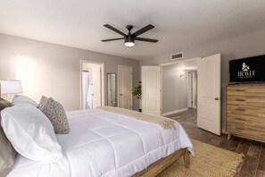 4 bedrooms, iron/ironing board, travel crib, WiFi - Obispo Modern Oasis with Heated Pool and BBQ (Mesa)