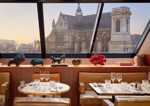 2 restaurants; breakfast, lunch, dinner, and brunch served - Hôtel Madame Rêve (Paris)