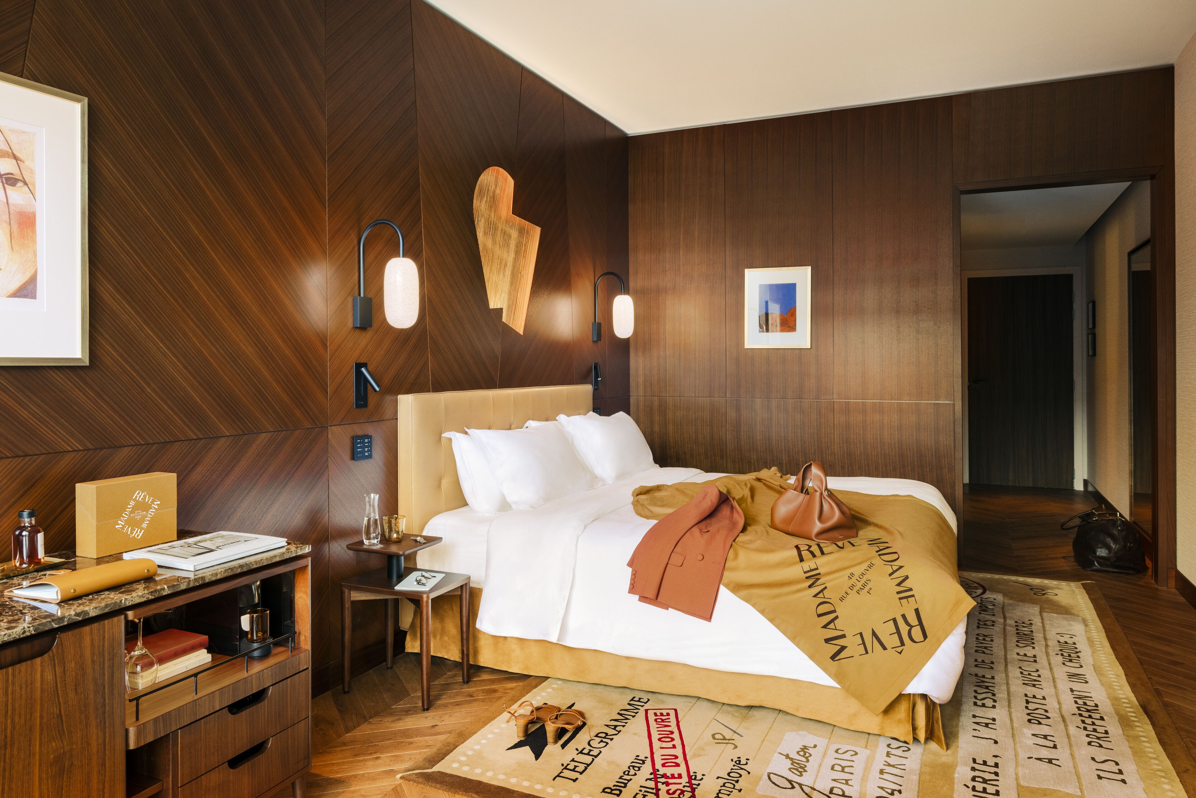 2 bedrooms, egyptian cotton sheets, premium bedding, memory-foam beds