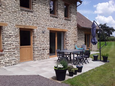 Gîte de Landemeure, PMR access, sleeps 10. 