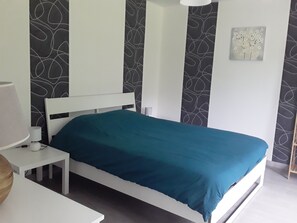 4 bedrooms, iron/ironing board, travel cot, free WiFi