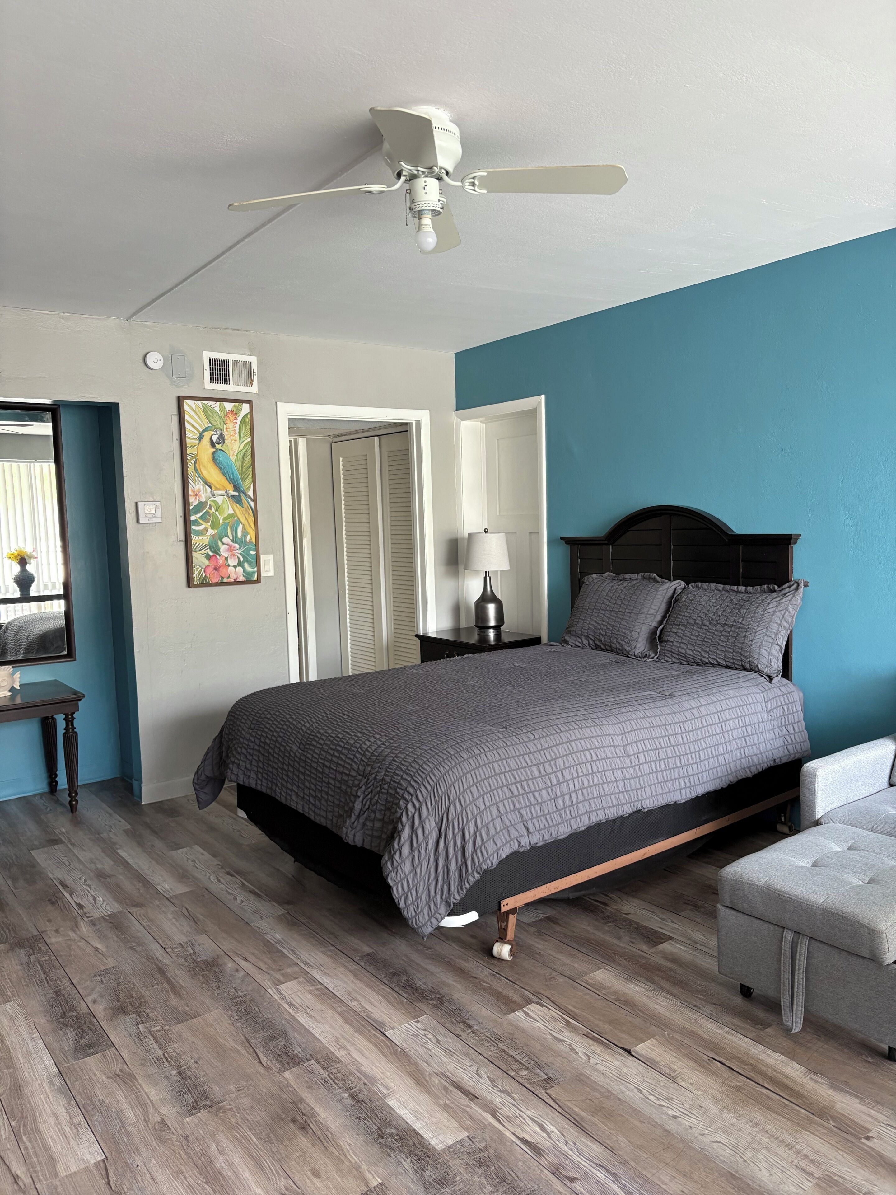 Individually furnished, free WiFi, bed sheets